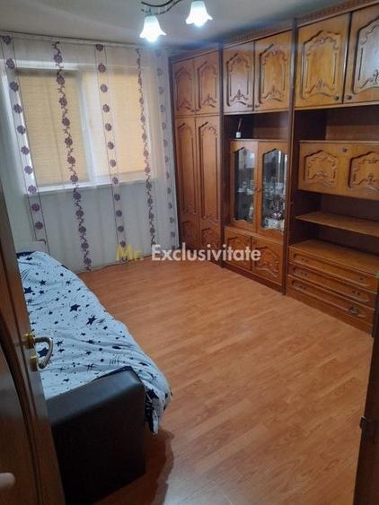 Apartament cu 3 camere decomandat, mobilat în Aghireșu-Fabrici