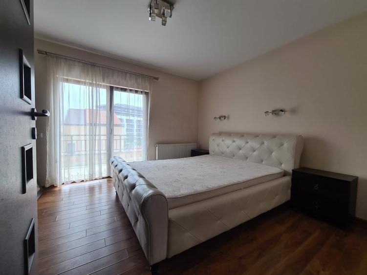 Apartament cu 2 camere semidecomandat, mobilat în Bună Ziua