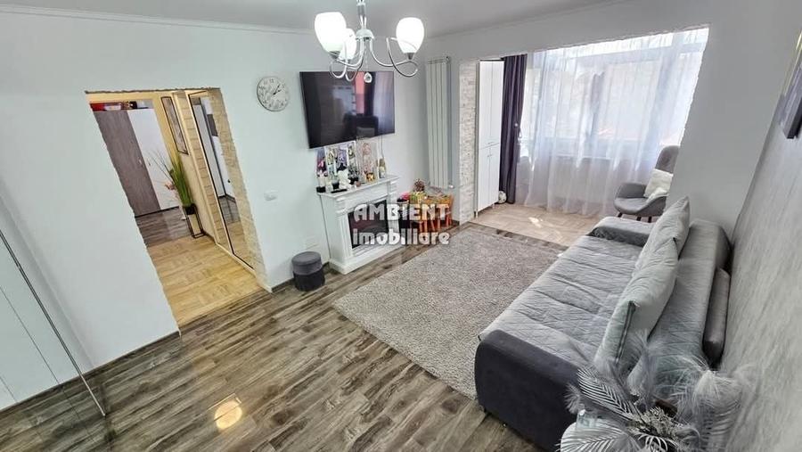 Apartament cu 3 camere decomandat în Donici