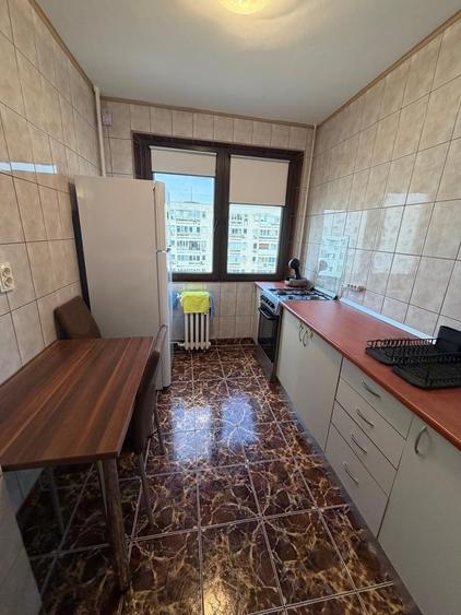 Dristor, 3 minute metrou, decomandat - 8
