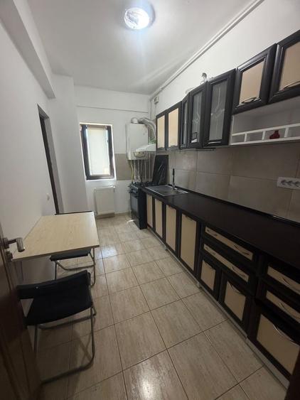 Apartament cu 3 camere decomandat în Băneasa