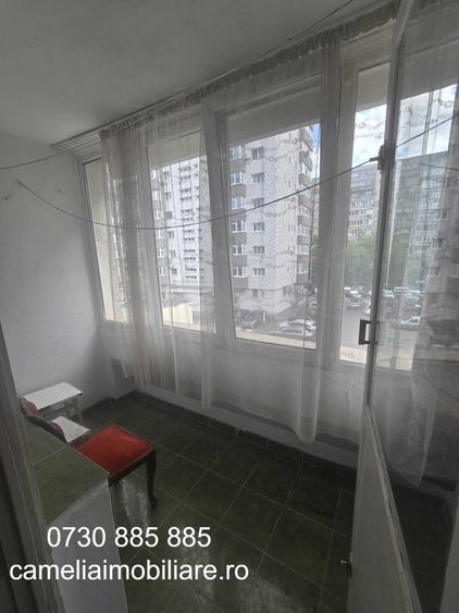 Apartament cu 3 camere decomandat în Păcii