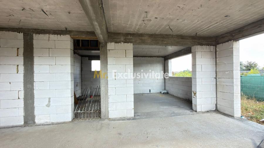Casă individuală cu 5 camere cu Canalizare în Nord-Vest