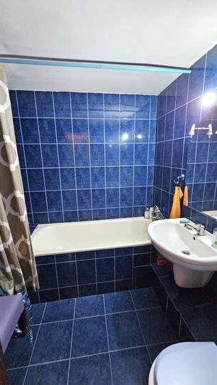 Apartament cu 3 camere decomandat în Lujerului