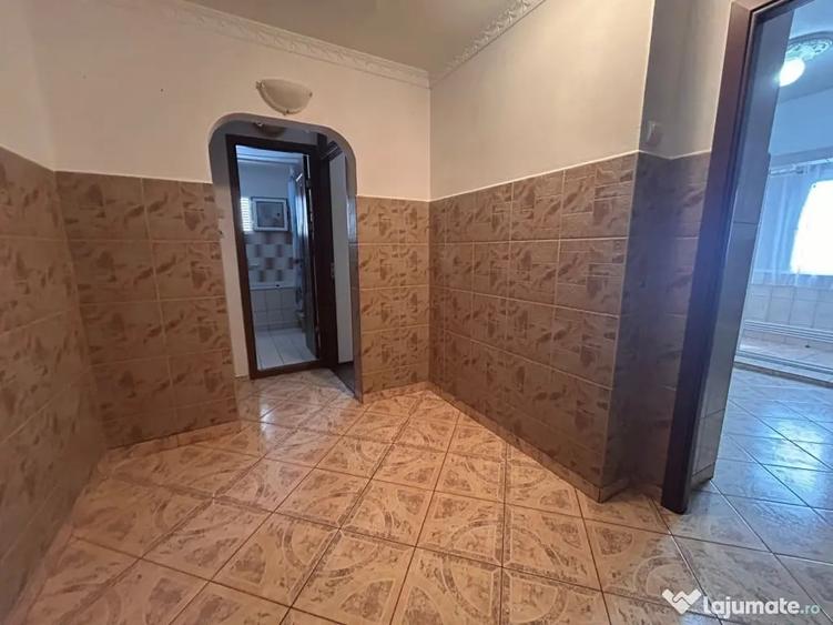 Apartament cu 2 camere decomandat în Buzaului