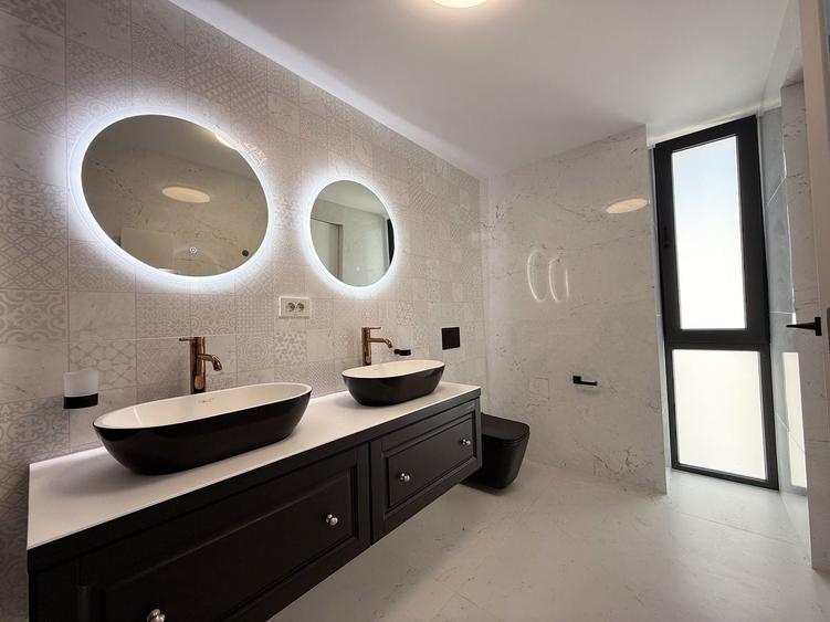 Duplex cu 4 camere cu Piscina în Corbeanca