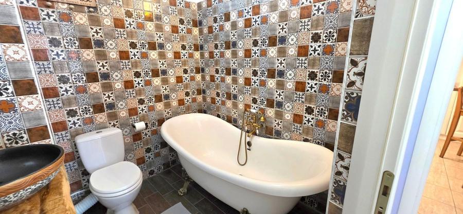 Apartament cu 4 camere decomandat în Cișmigiu