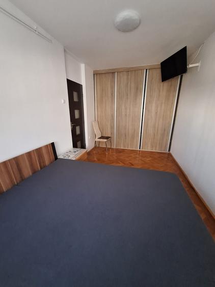 Apartament cu 3 camere semidecomandat în Exterior Vest