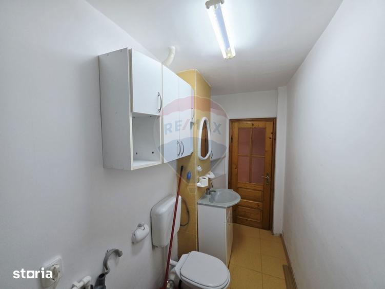 Apartament cu 4 camere în Calea Romanului