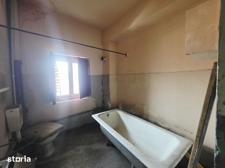 Apartament cu 2 camere semidecomandat în Tractorul