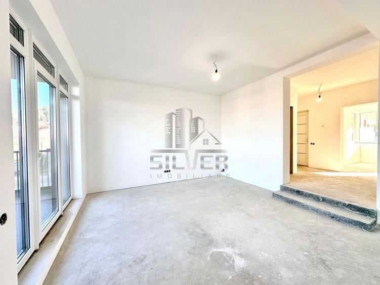 Duplex cu 4 camere cu Canalizare în Florești