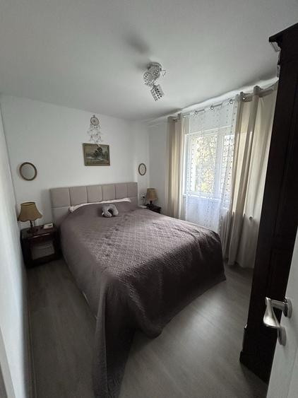Apartament cu 3 camere nedecomandat în Drumul Găzarului