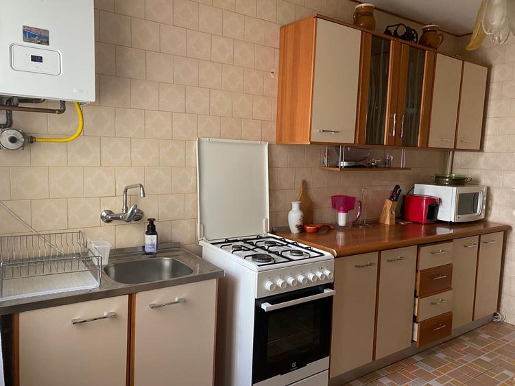 Apartament 3 camere Manastur, str.Padin, zona Piata Flora, decomandat, et.2/4 - 1