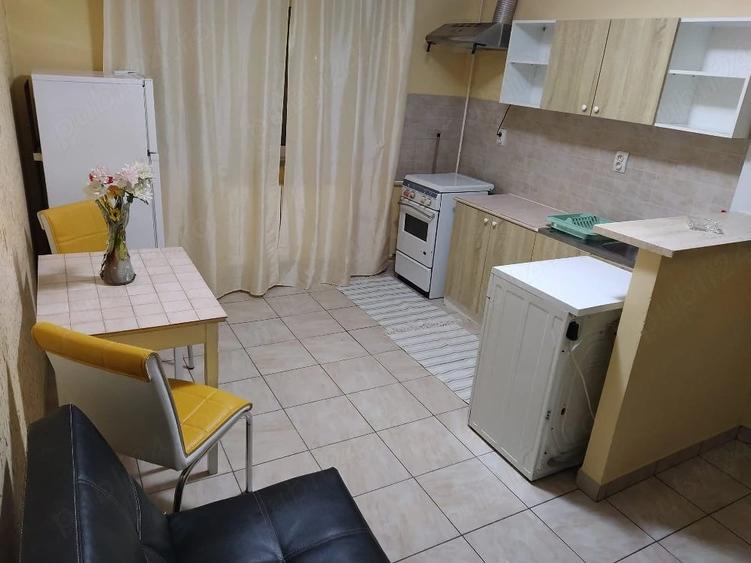 Garsonieră decomandată în Gară