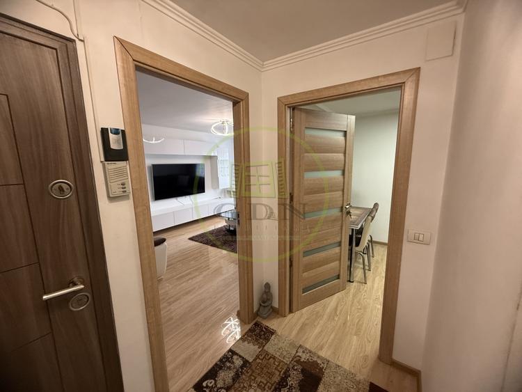Apartament cu 3 camere decomandat, mobilat în Rovine