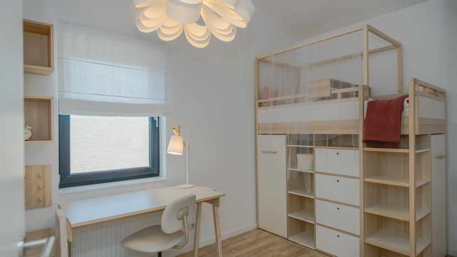 Duplex cu 4 camere cu Piscina în Poșta