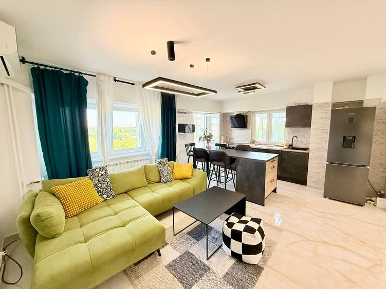 Apartament cu 3 camere semidecomandat în Băneasa