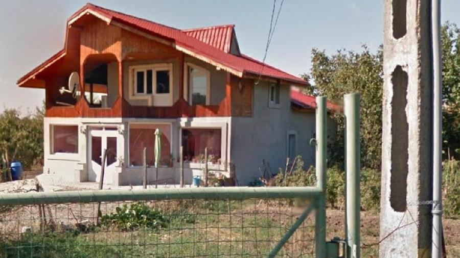 Casă individuală cu 3 camere cu Teren 1320 Mp în Hotarele