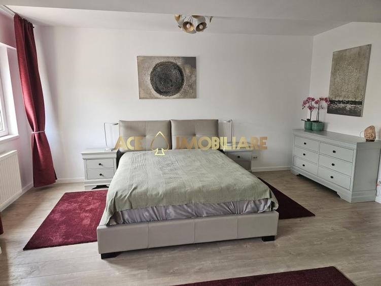 Apartament cu 4 camere decomandat, mobilat în Decebal