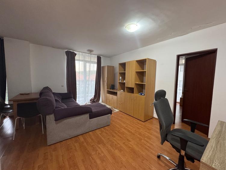 Apartament cu 2 camere semidecomandat în Borhanci