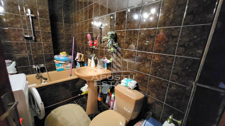 Apartament cu 4 camere decomandat, mobilat în Lipovei
