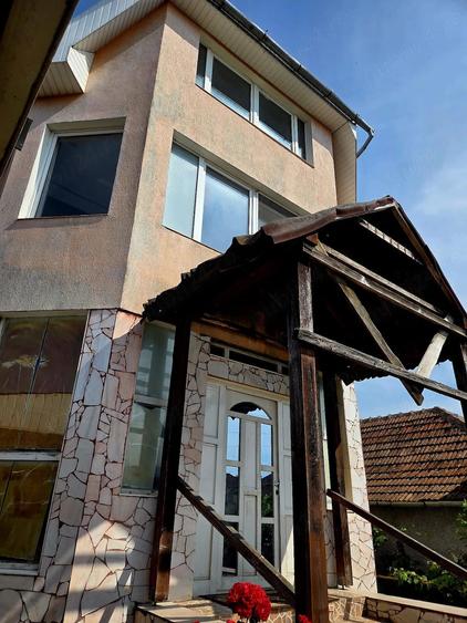 Casă cu 2 camere cu Teren 800 Mp în Central