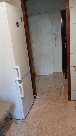 Apartament cu 2 camere semidecomandat în Berceni