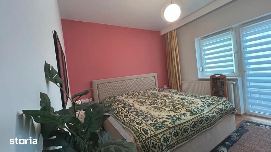 Apartament cu 3 camere decomandat în Valea Cetății