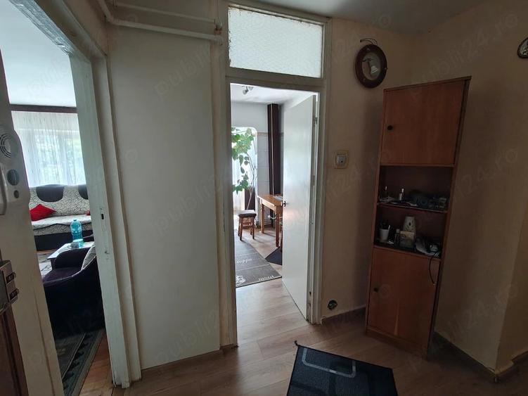 Apartament cu 3 camere decomandat în Mihai Bravu