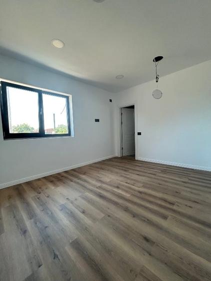 Casă individuală cu 4 camere cu Teren 312 Mp în Tunari