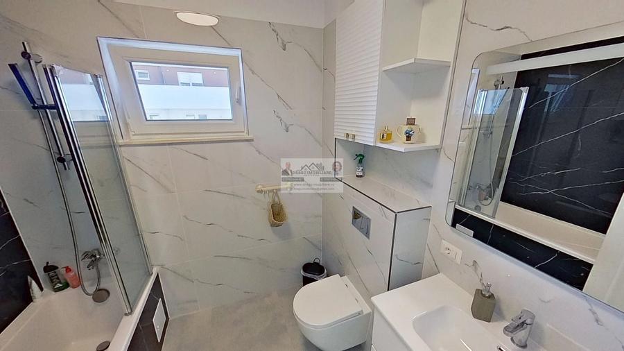 Apartament cu 3 camere decomandat, mobilat în Sud