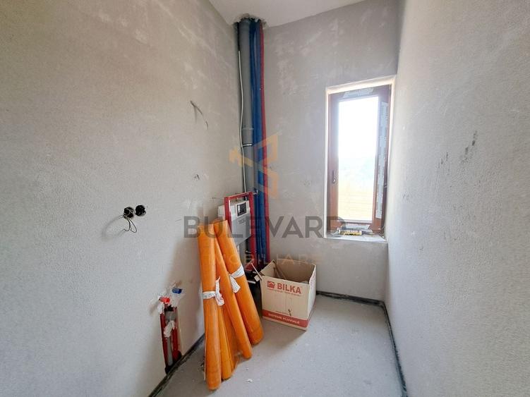 Duplex cu 4 camere cu Canalizare în Florești