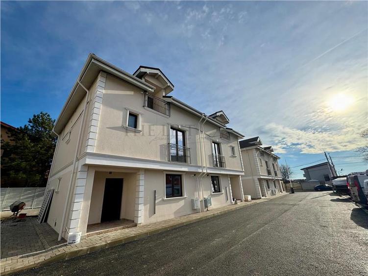 Duplex cu 6 camere cu Canalizare în Pipera