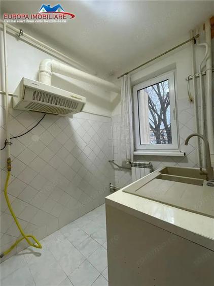 Apartament cu 4 camere în Spitalului