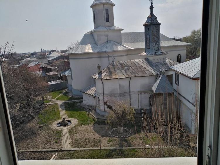 Apartament cu 2 camere decomandat în Gară
