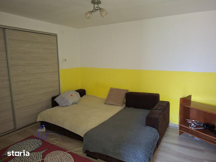 Casă cu 3 camere cu Teren 1485 Mp în Dobra
