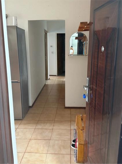 Apartament cu 3 camere decomandat în Crângași