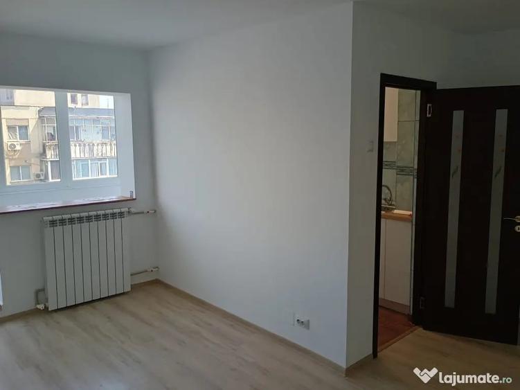 Garsonieră decomandată în Lujerului