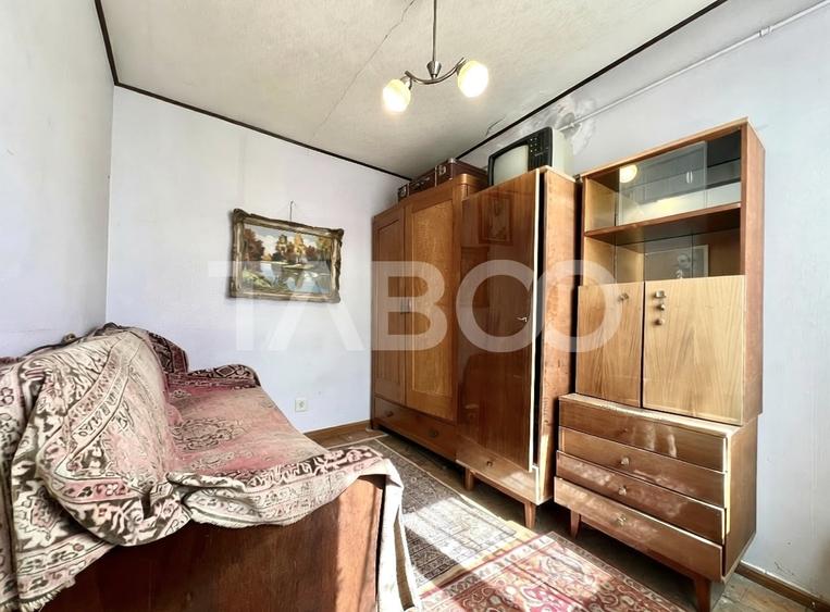 Apartament cu 2 camere semidecomandat, mobilat în Gheorgheni
