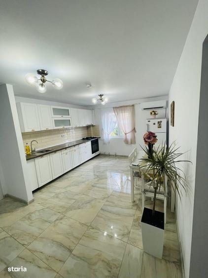 Apartament cu 2 camere decomandat în Rovine