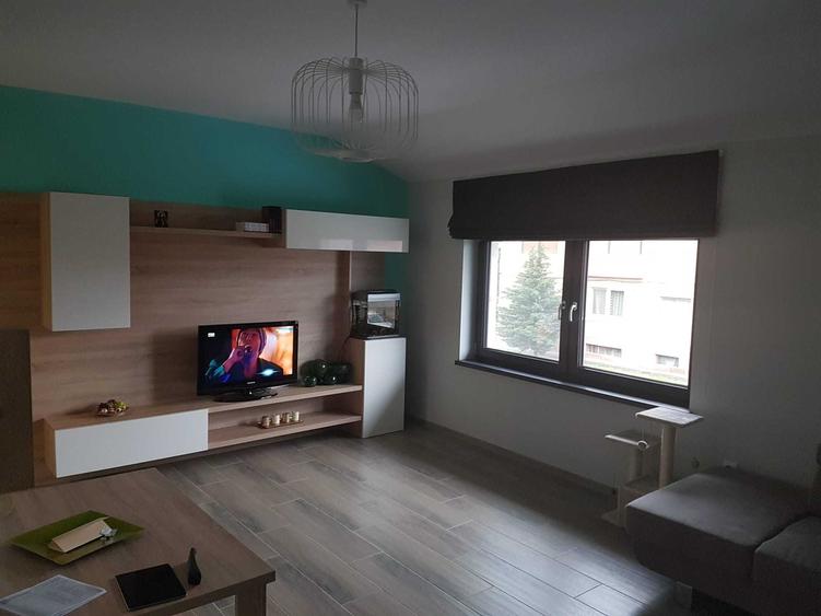 Apartament cu 2 camere decomandat în Micro 17