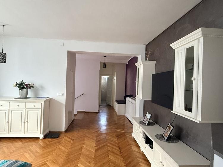 Casă cu 3 camere în Lotrioara