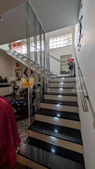 Casă individuală cu 4 camere cu Garaj în Răcari