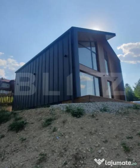 Casă cu 4 camere cu Teren 924 Mp în Central