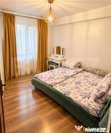 Apartament cu 3 camere decomandat în Democrației