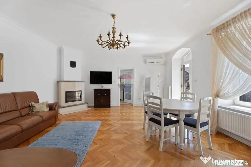 Apartament cu 3 camere semidecomandat în Central
