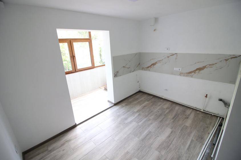 Apartament cu 3 camere decomandat în Țiglina 1