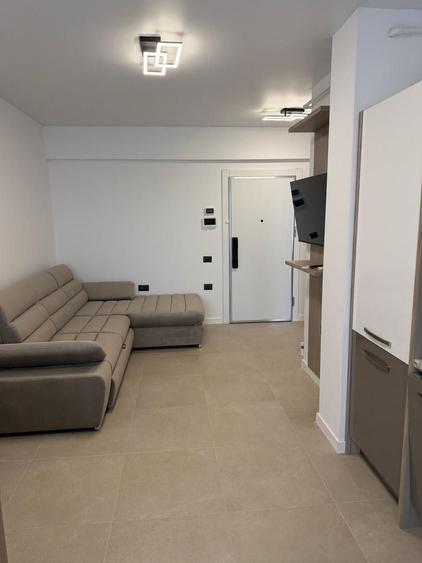 Apartament cu 2 camere decomandat, mobilat în Central