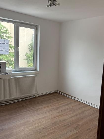 Apartament cu 3 camere nedecomandat în Exterior Vest
