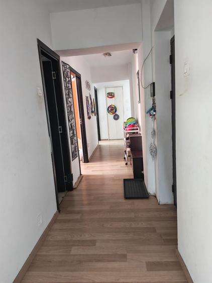 Apartament cu 3 camere decomandat în Universitate